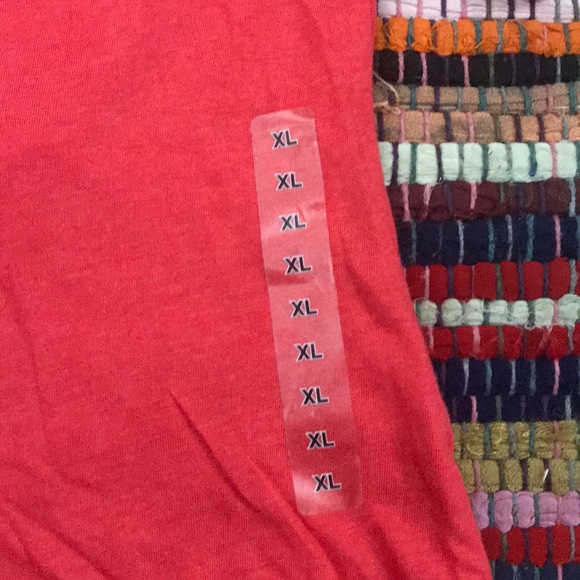 Ana red top - Picture 2 of 3